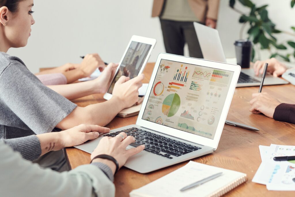 apdigitalgrowth colleagues Analysing report